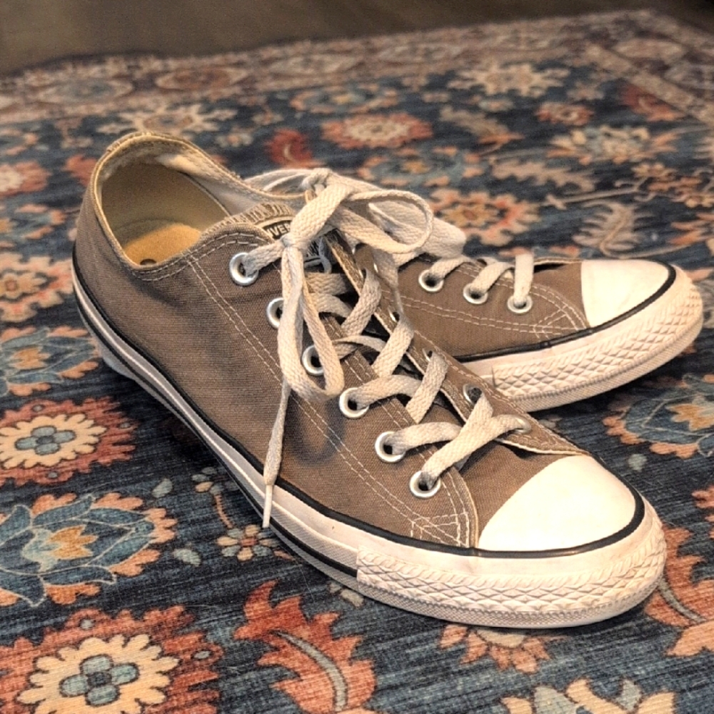 All Star Converse shoe - Women's 9.5/Mens 7.5